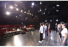 男生光鸡鸡网站高三年级表演专业举行阶段考试