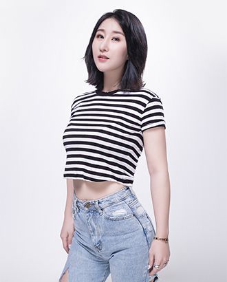爆操美女www舞蹈表演部部主任